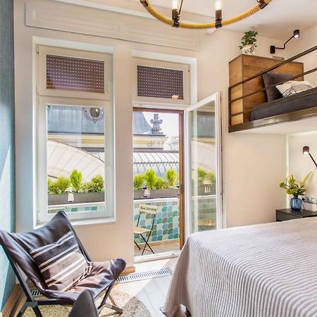 Premium Rooms By Hi5 - Style At The Comedy Theater Budapest Ngoại thất bức ảnh