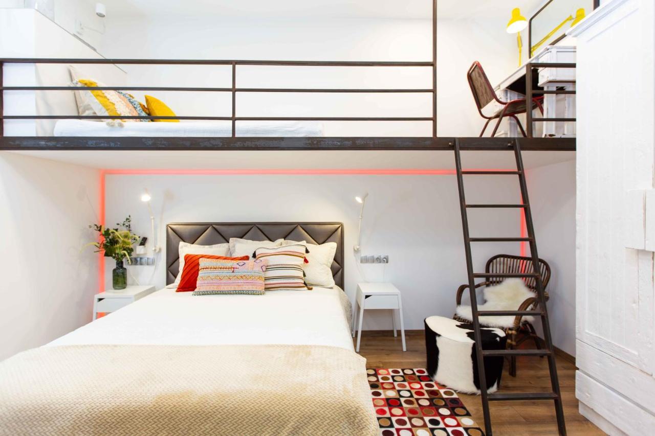 Premium Rooms By Hi5 - Style At The Comedy Theater Budapest Ngoại thất bức ảnh