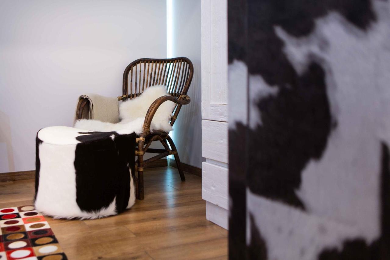 Premium Rooms By Hi5 - Style At The Comedy Theater Budapest Ngoại thất bức ảnh