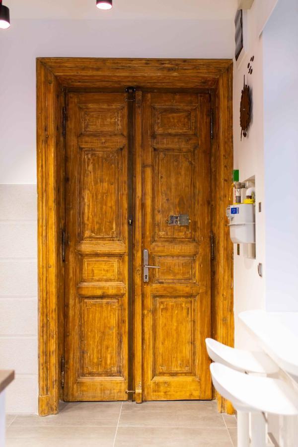 Premium Rooms By Hi5 - Style At The Comedy Theater Budapest Ngoại thất bức ảnh